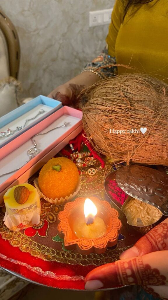 Raksha Bandhan 2025: Shubh Muhurat, Deep Significance & Complete Puja Vidhi
"रक्षा बंधन – एक डोर जो भाई-बहन के प्रेम को अटूट बनाती है"